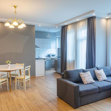 באטומי Apartment By The Sheraton מראה חיצוני תמונה