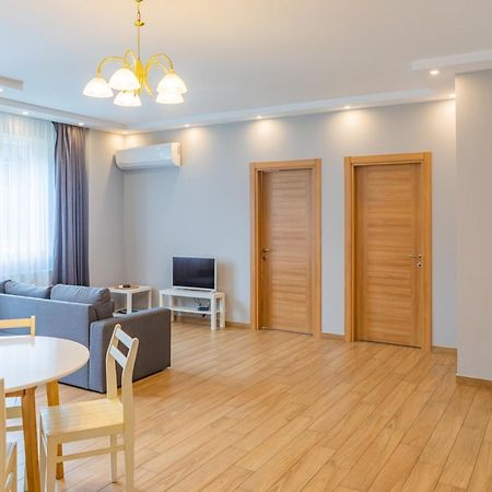 באטומי Apartment By The Sheraton מראה חיצוני תמונה