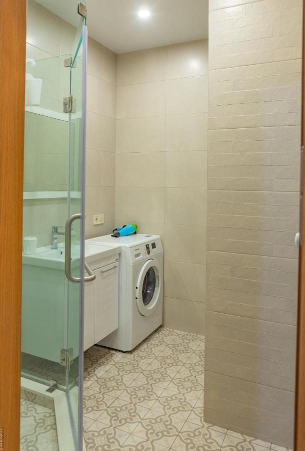 באטומי Apartment By The Sheraton מראה חיצוני תמונה