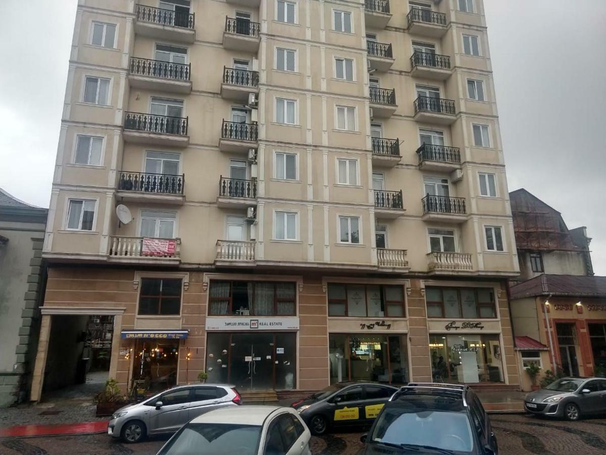 באטומי Apartment By The Sheraton מראה חיצוני תמונה